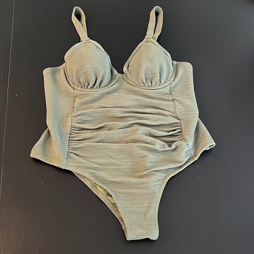 CUPSHE olive green one piece swim suit size 2x